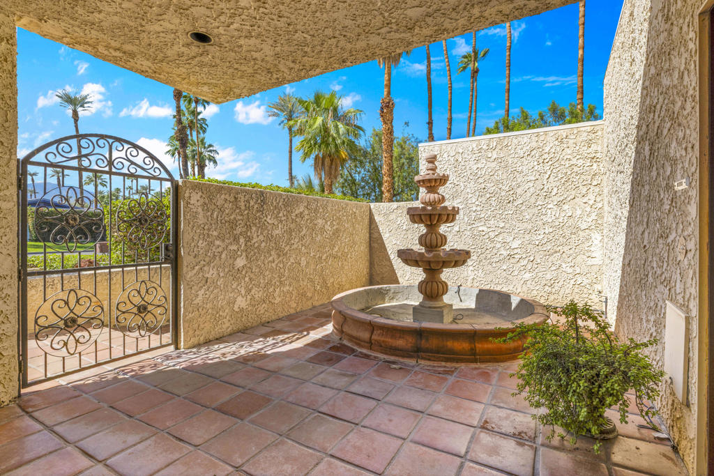 45450 Rancho Palmeras Drive Property Photo 10