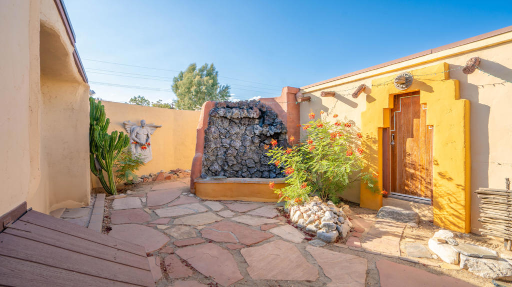 49769 29 Palms Highway Property Photo 3