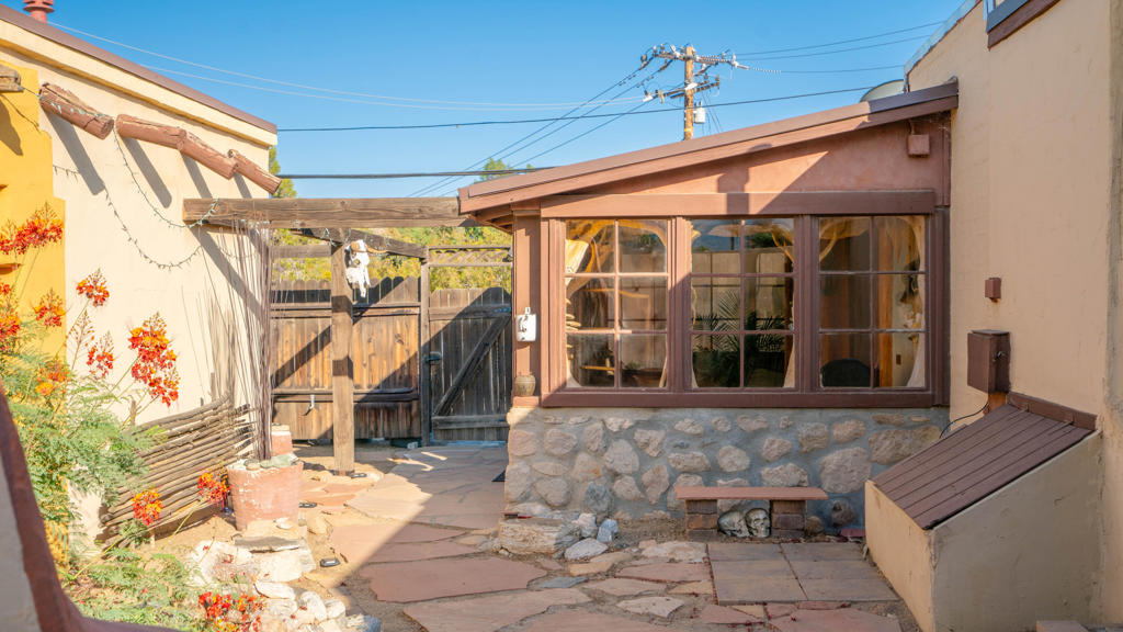 49769 29 Palms Highway Property Photo 14