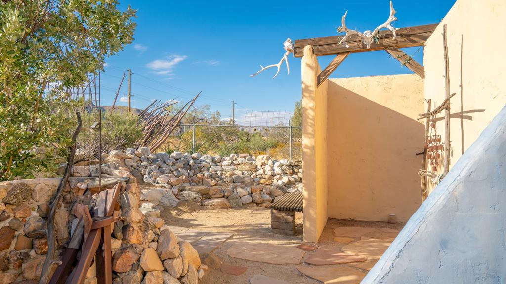 49769 29 Palms Highway Property Photo 58
