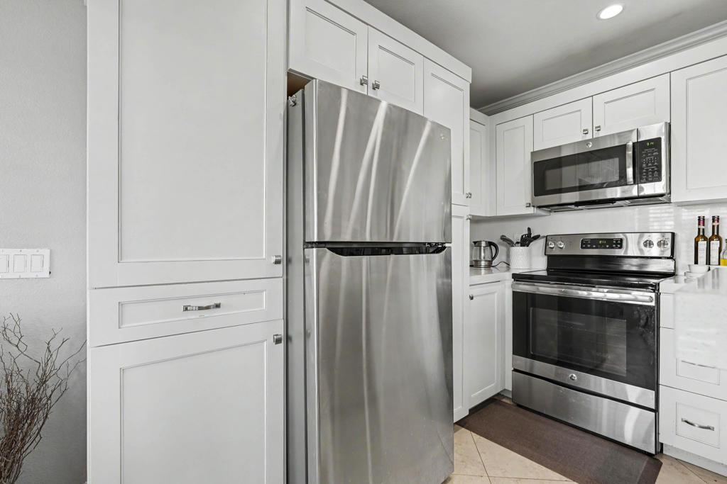 78403 Magenta Drive Property Photo 6