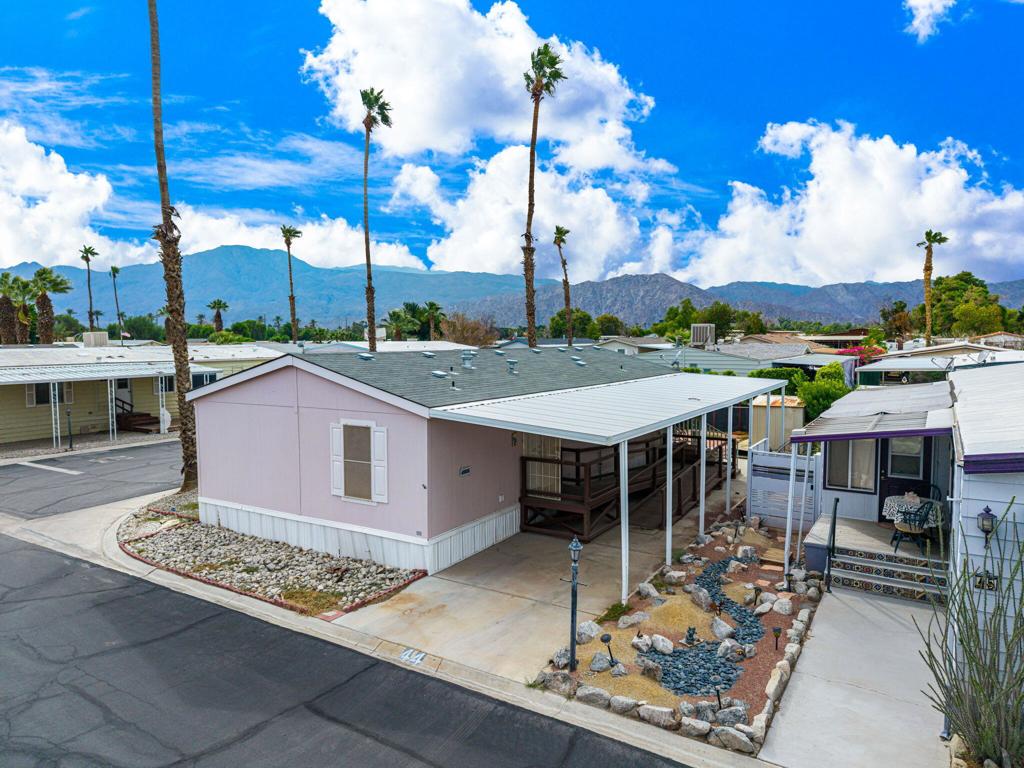 51555 Monroe Street 44