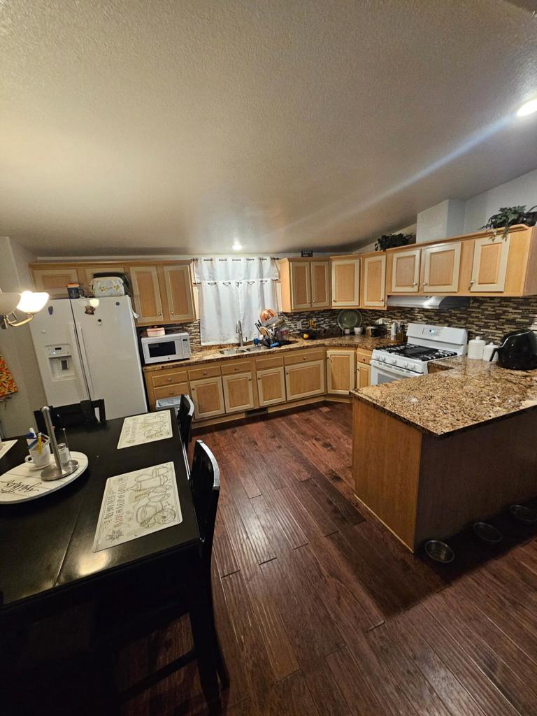 80000 Avenue 48 230 Property Photo 4