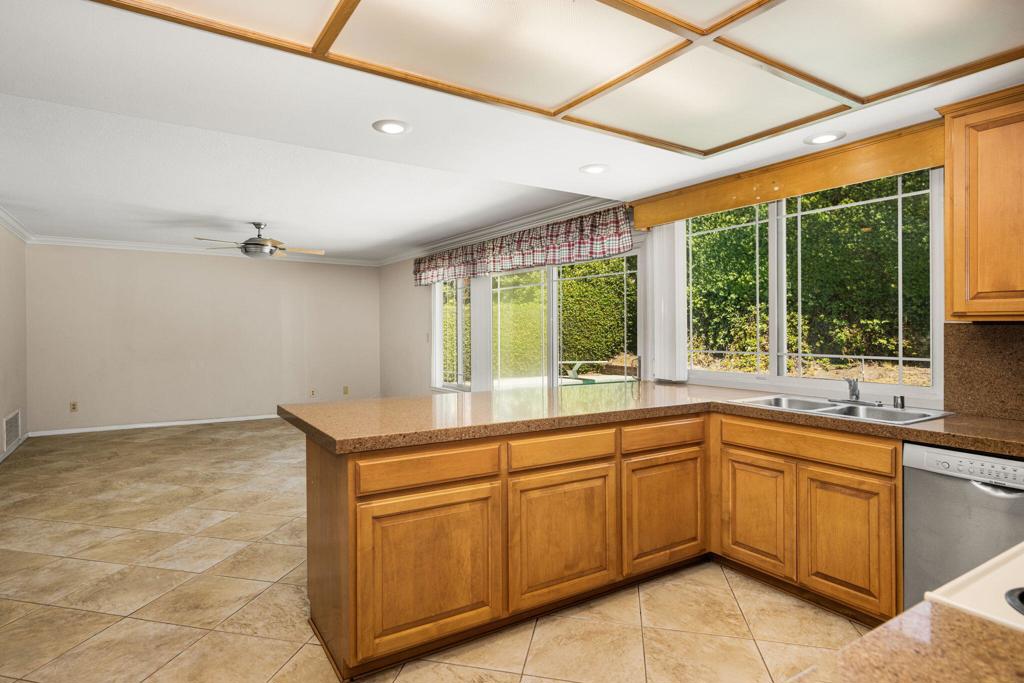 15432 Cherbourg Avenue Property Photo 27