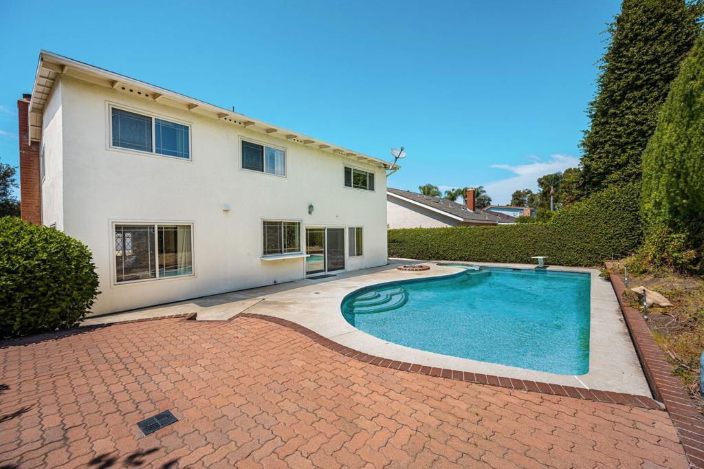 15432 Cherbourg Avenue Property Photo 33