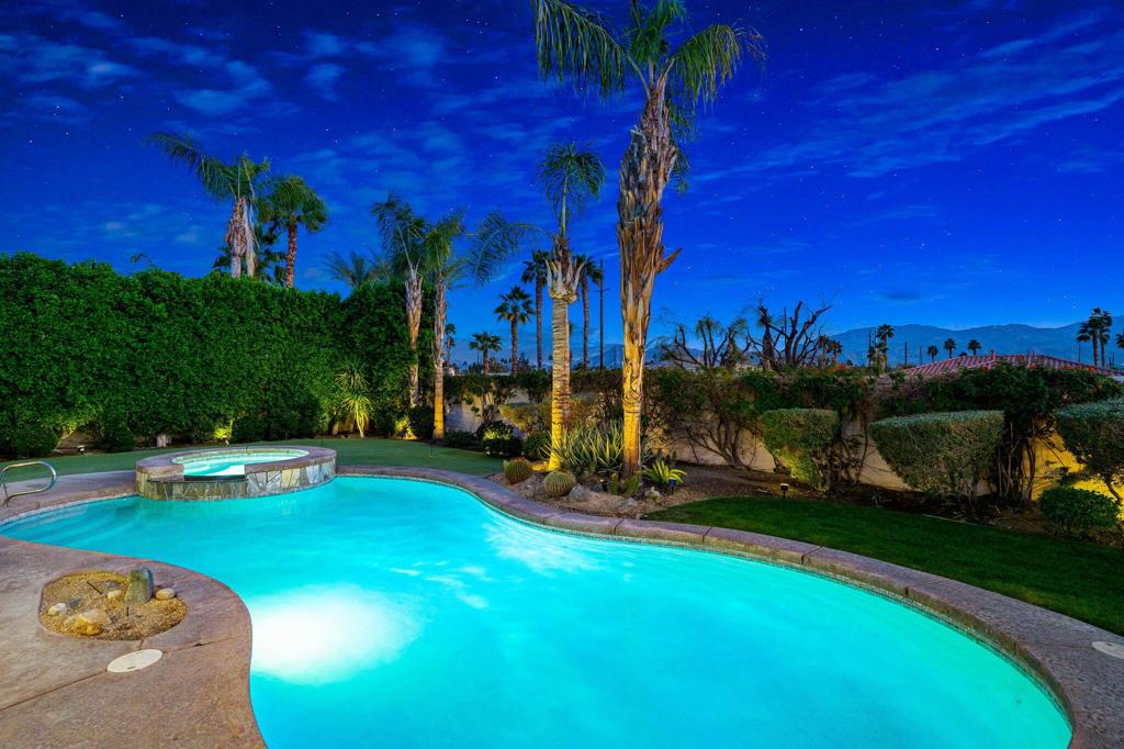 33 Calle La Reina Property Photo 2