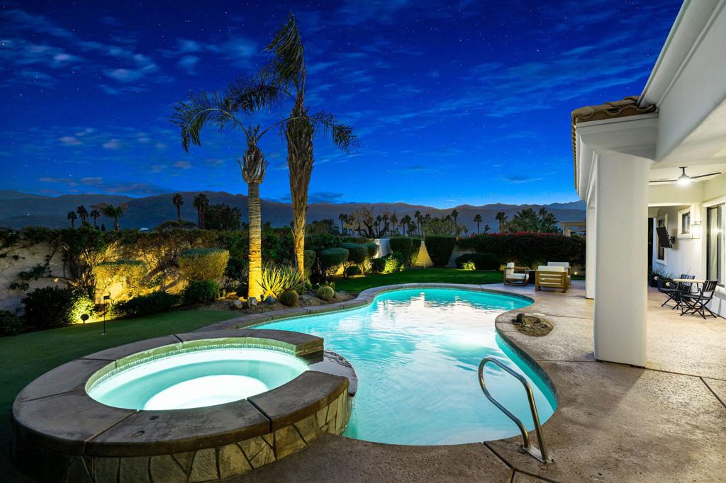 33 Calle La Reina Property Photo 3