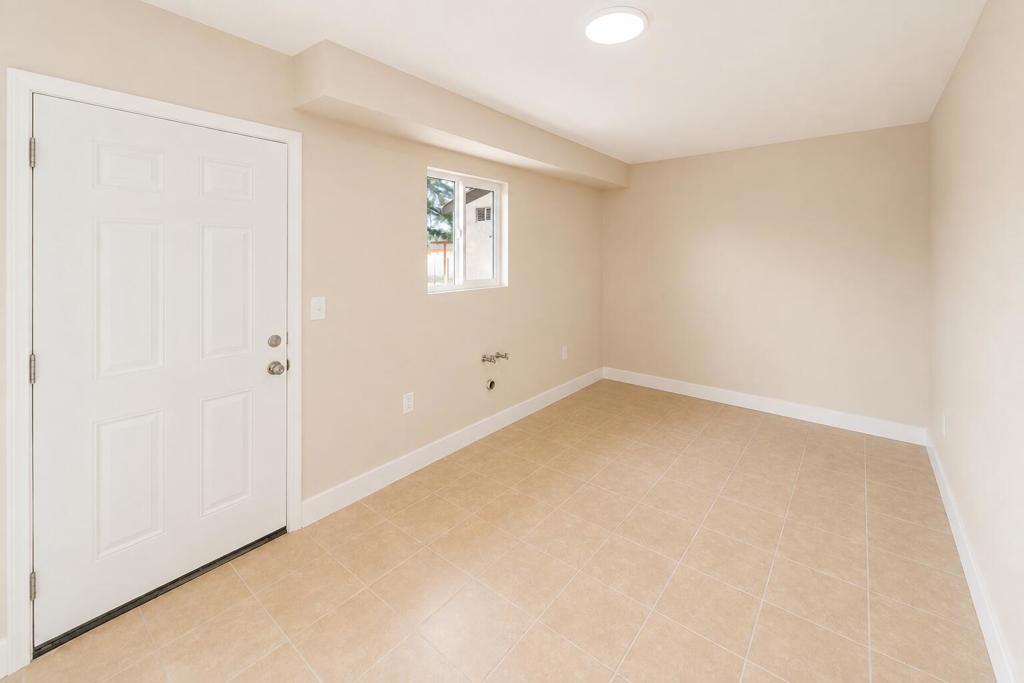 16020 Juniper Street Property Photo 27
