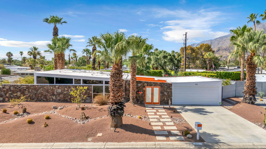 403 E Desert Willow Circle Property Photo 1