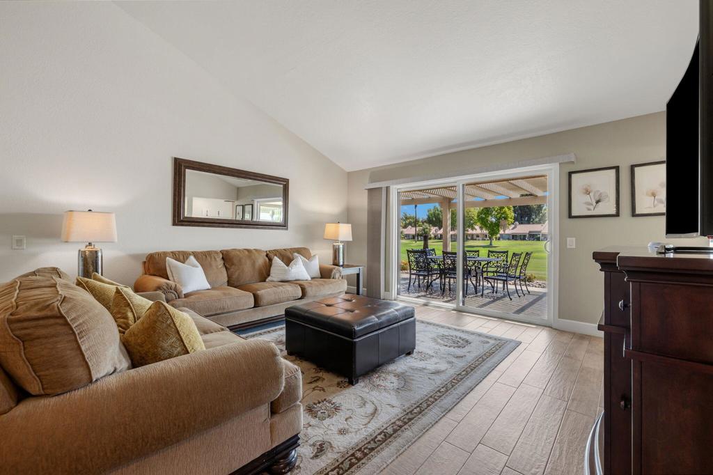 41930 Jupiter Hills Court Property Photo 5
