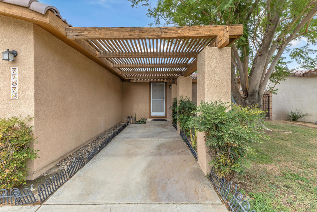 77872 Sunnybrook Drive Property Photo 3