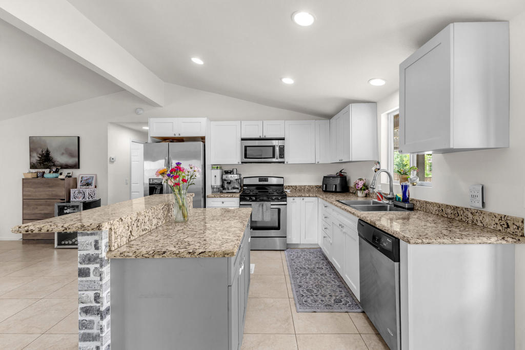 77872 Sunnybrook Drive Property Photo 11