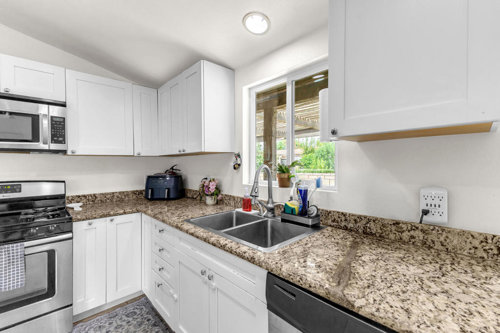77872 Sunnybrook Drive Property Photo 12