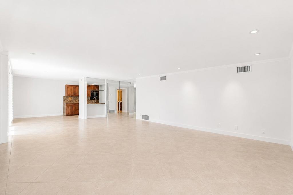 1630 La Reina Way 3c Property Photo 13