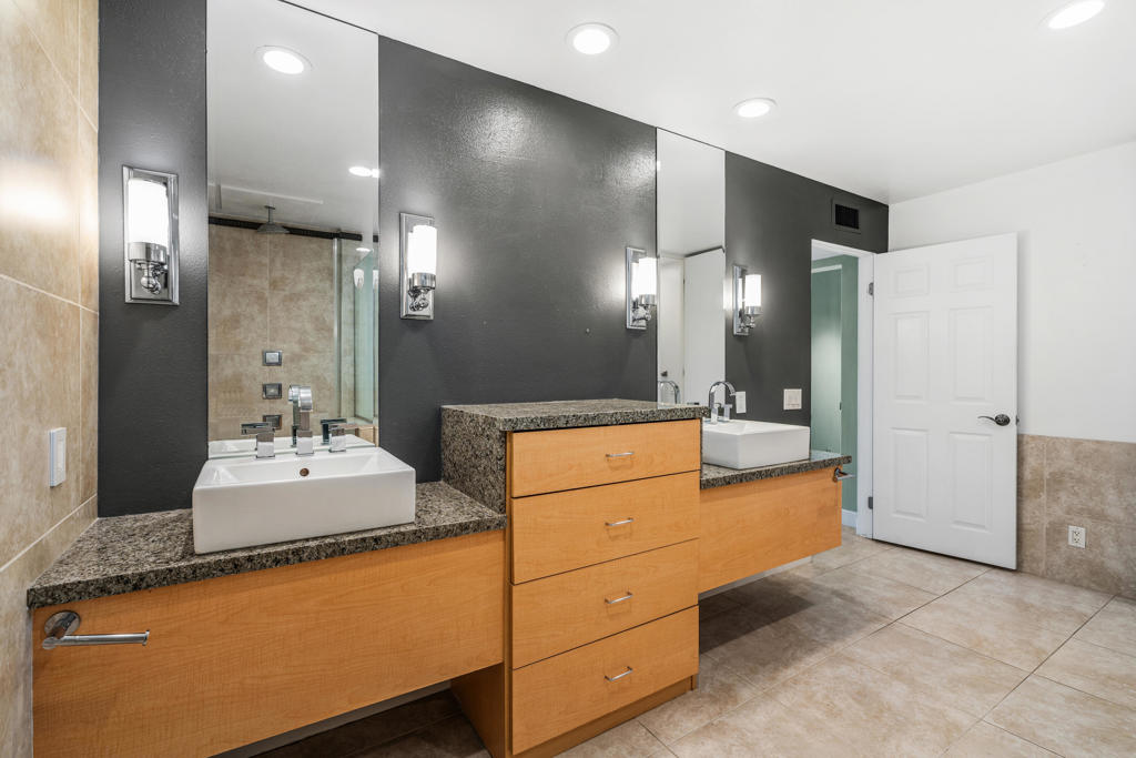 1630 La Reina Way 3c Property Photo 29