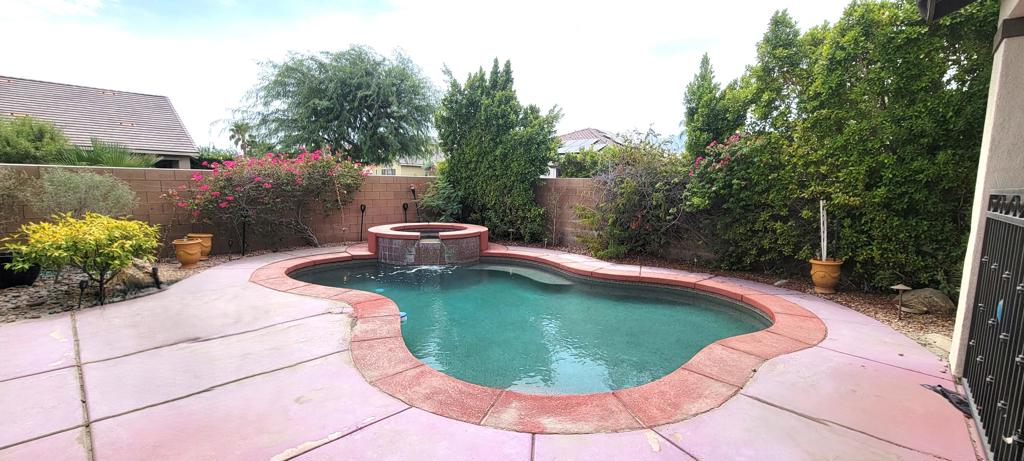 314 Via Napoli Property Photo 37