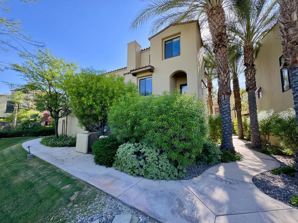230 Villorrio Drive E Property Photo 40