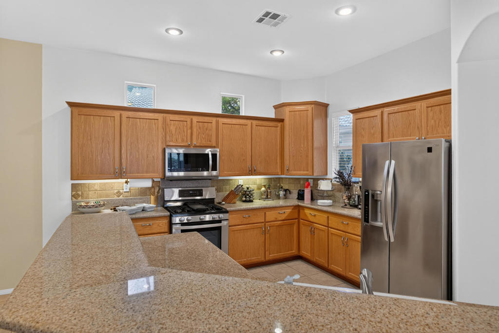 82667 Hamilton Court Property Photo 8