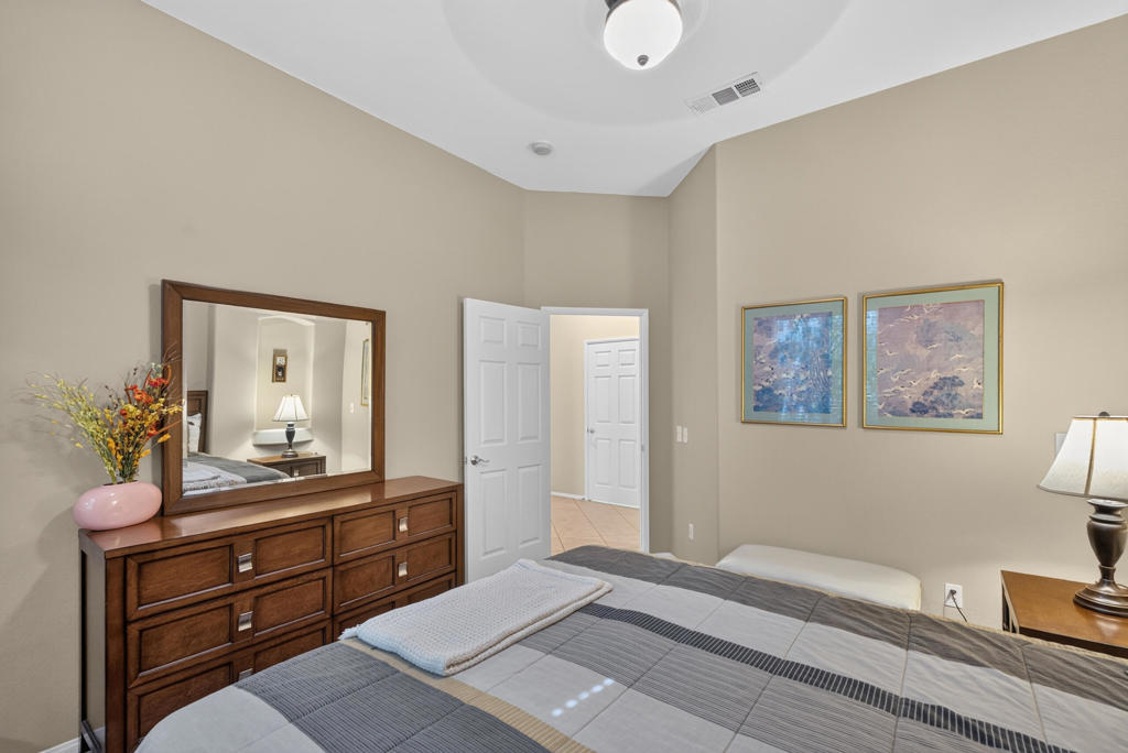 82667 Hamilton Court Property Photo 18