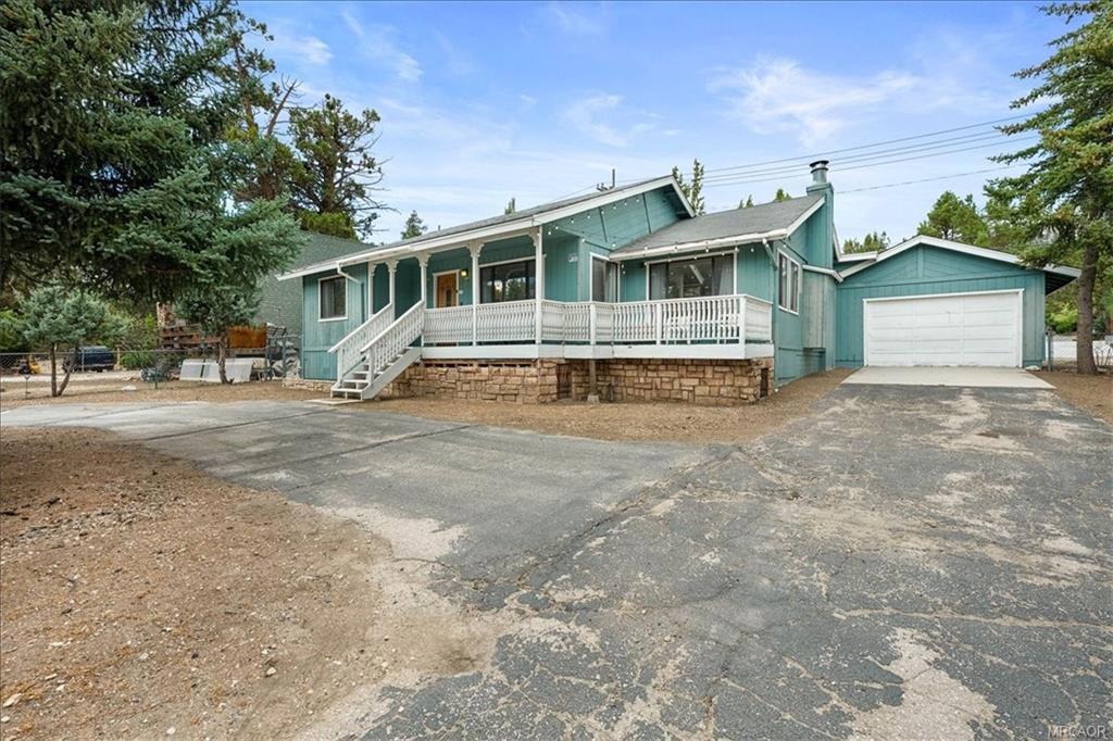 1113 W North Shore Drive Property Photo 2