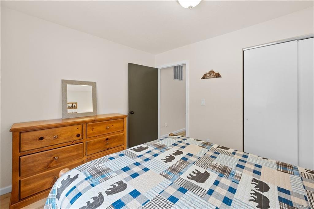 1113 W North Shore Drive Property Photo 32