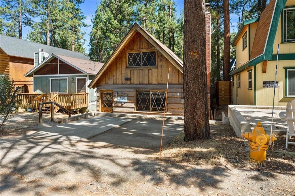 43050 Sunset Drive Property Photo 2