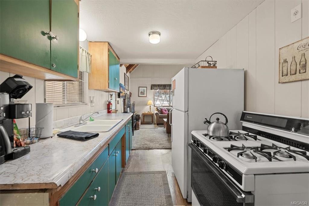 43050 Sunset Drive Property Photo 10