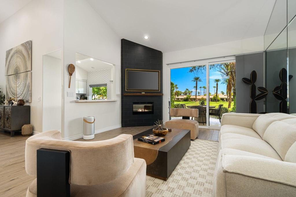 55280 Riviera Property Photo 1
