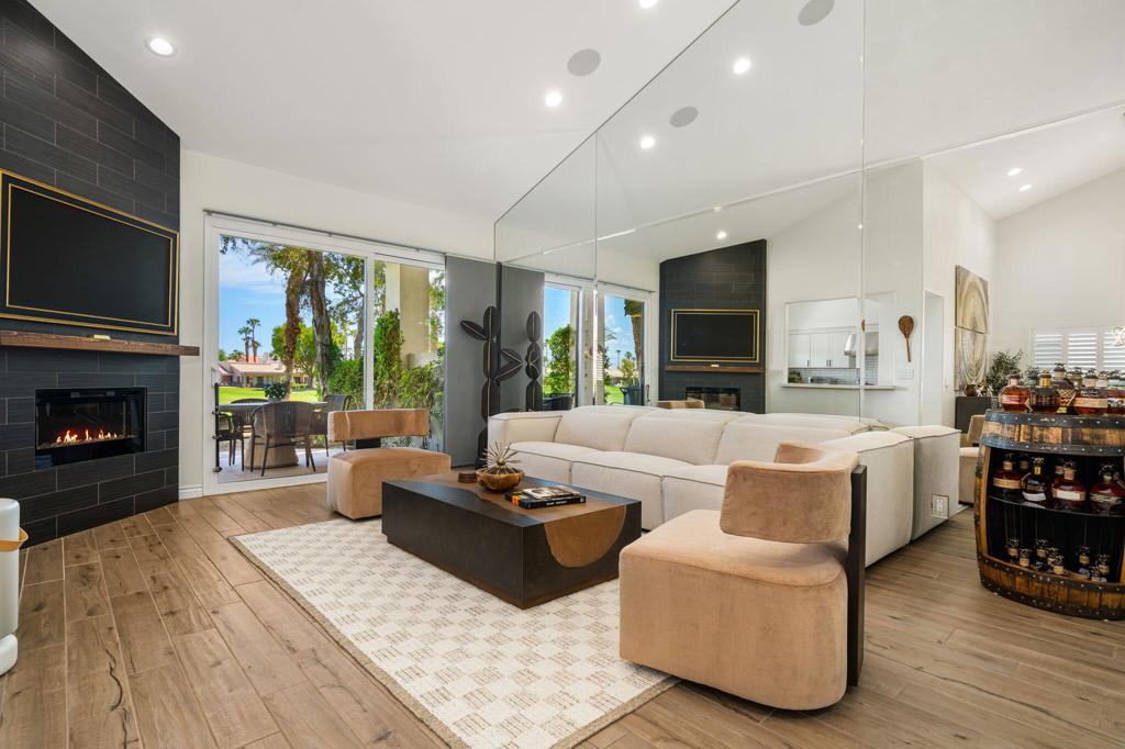 55280 Riviera Property Photo 5