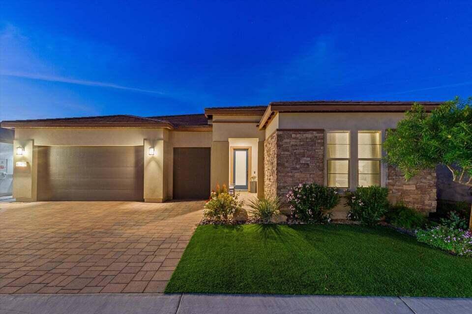 82430 Round Valley Property Photo 2