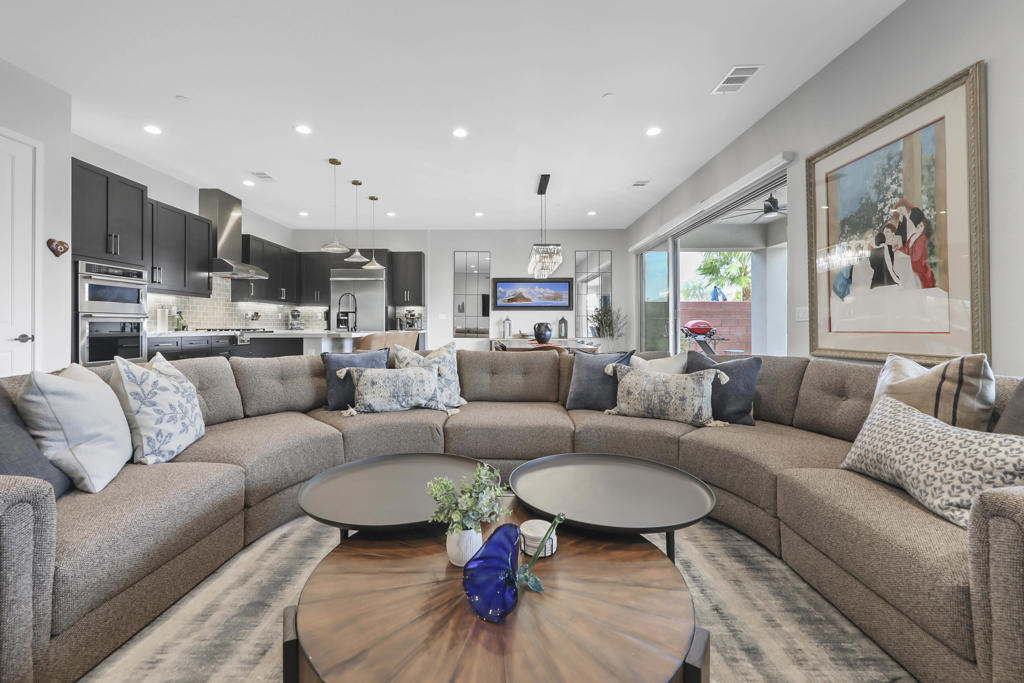 82430 Round Valley Property Photo 8