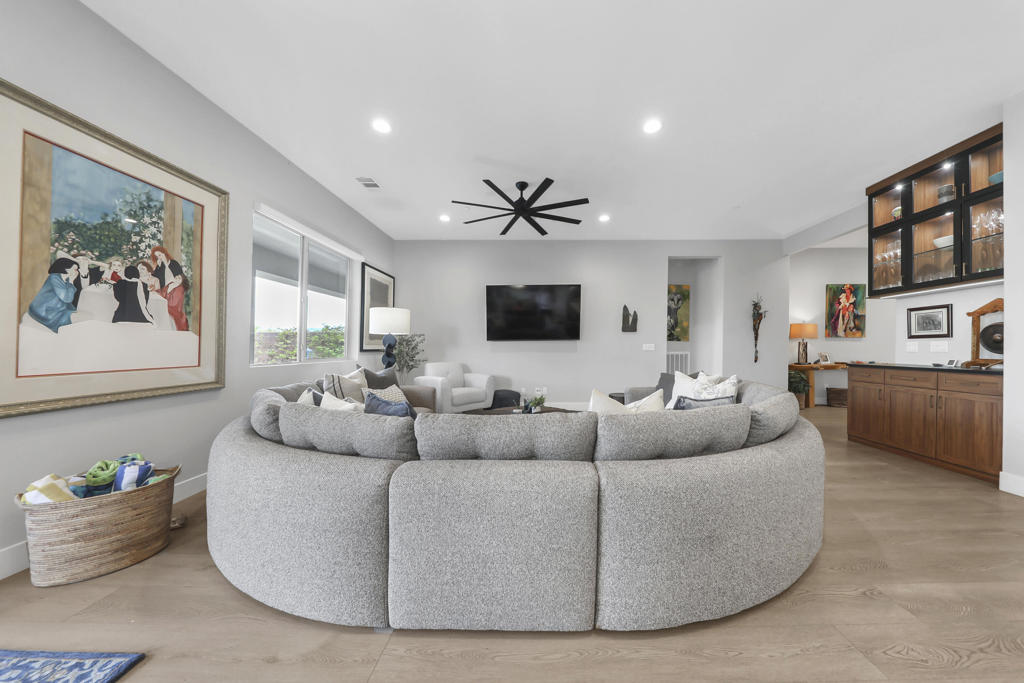82430 Round Valley Property Photo 10