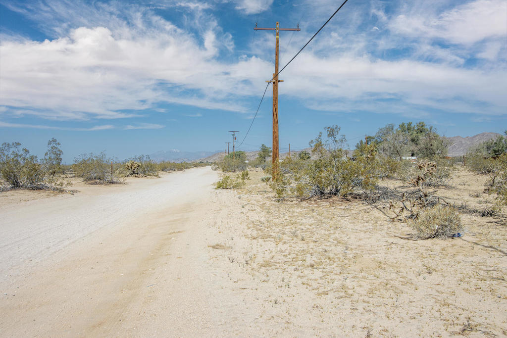 305 Two Mile Road Property Photo 2