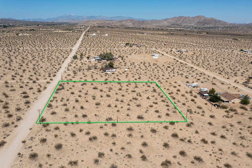 305 Two Mile Road Property Photo 3