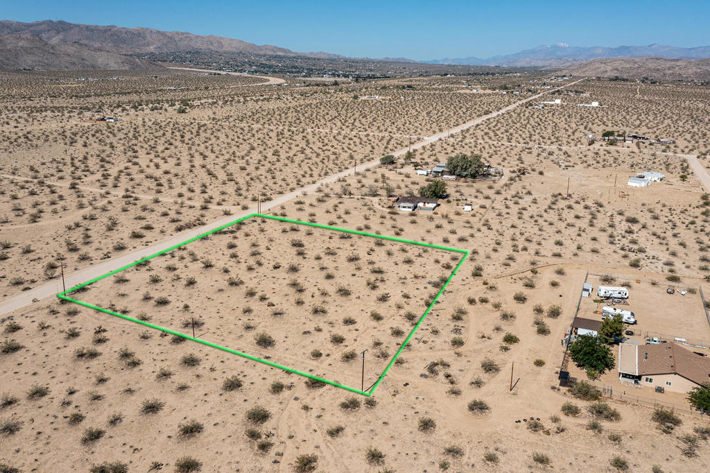 305 Two Mile Road Property Photo 11
