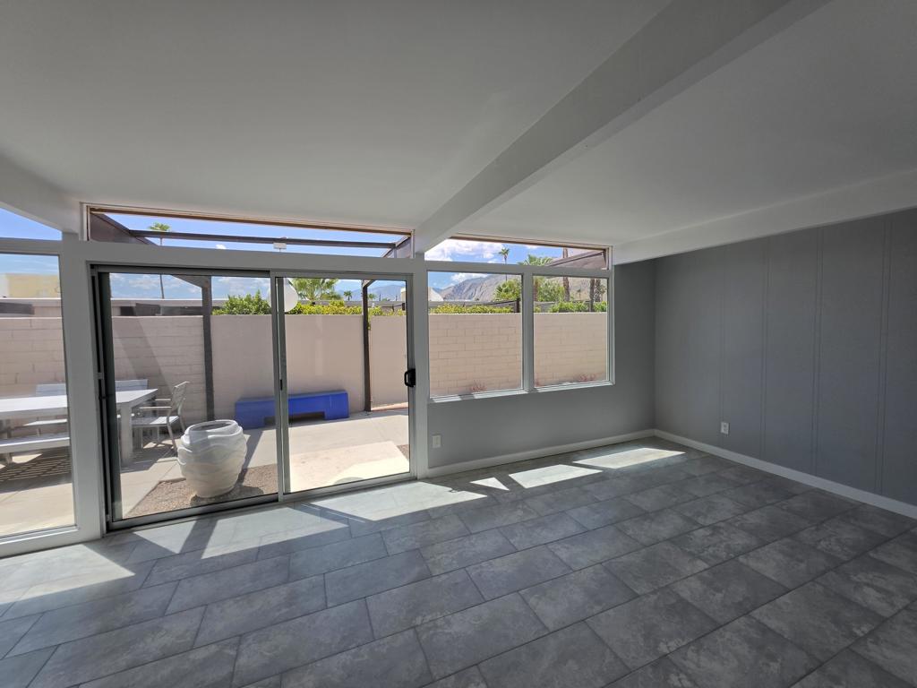 735 E Louise Drive Property Photo 6