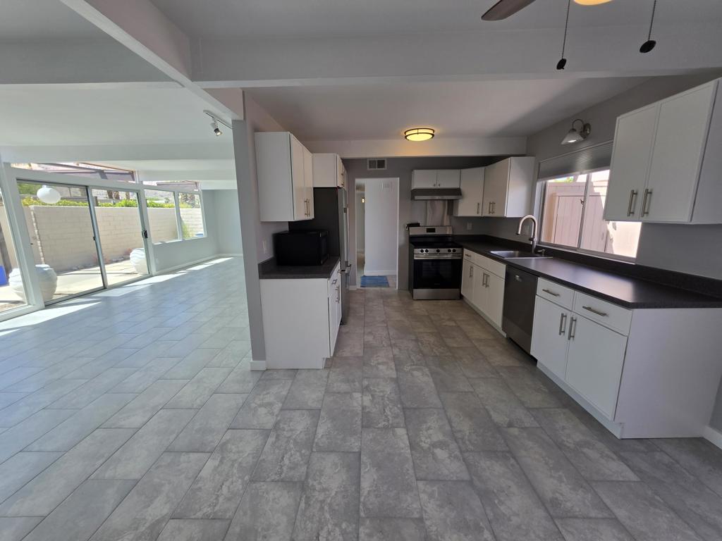 735 E Louise Drive Property Photo 13
