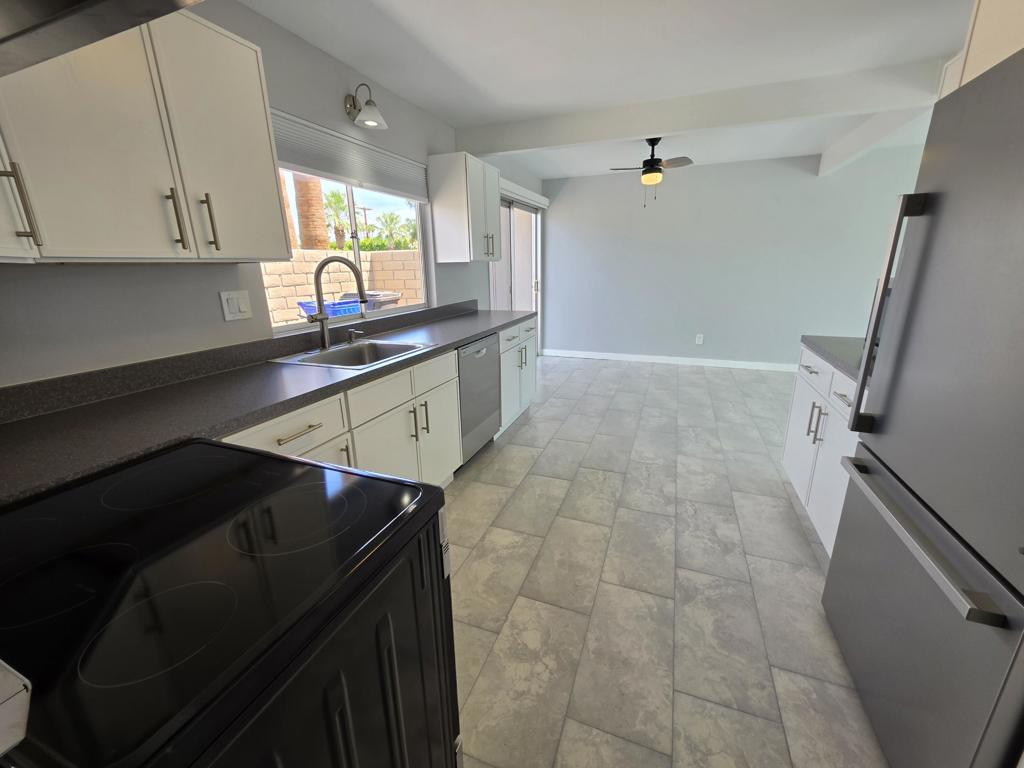 735 E Louise Drive Property Photo 17