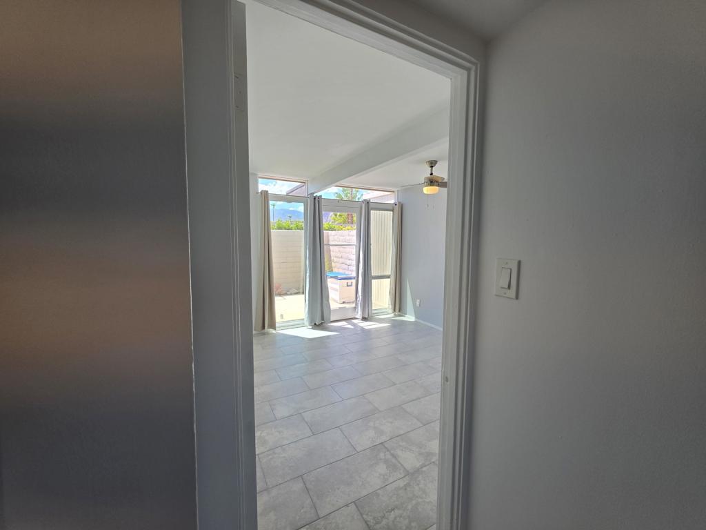 735 E Louise Drive Property Photo 24