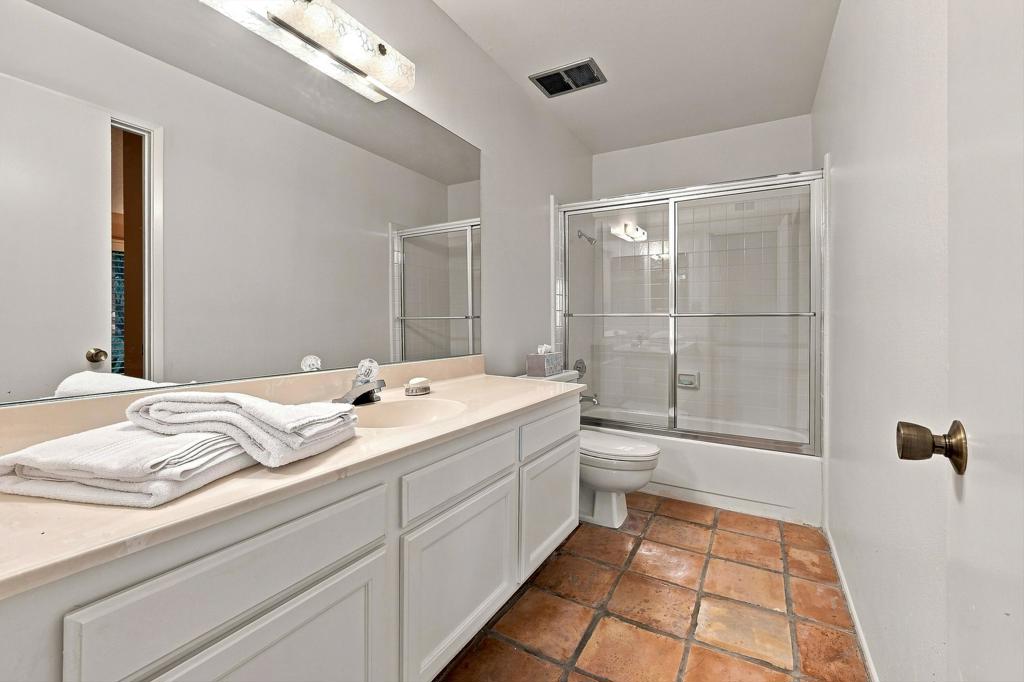 16 Toledo Drive Property Photo 12