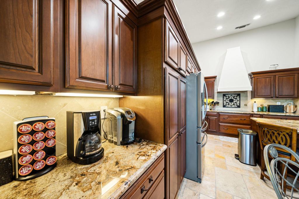 370 Cypress Point Drive Property Photo 7