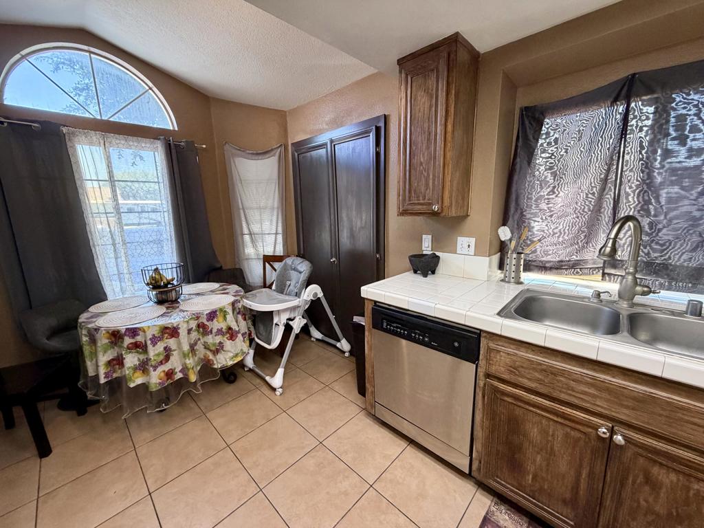 46461 Mesa Verde Trail Property Photo 4
