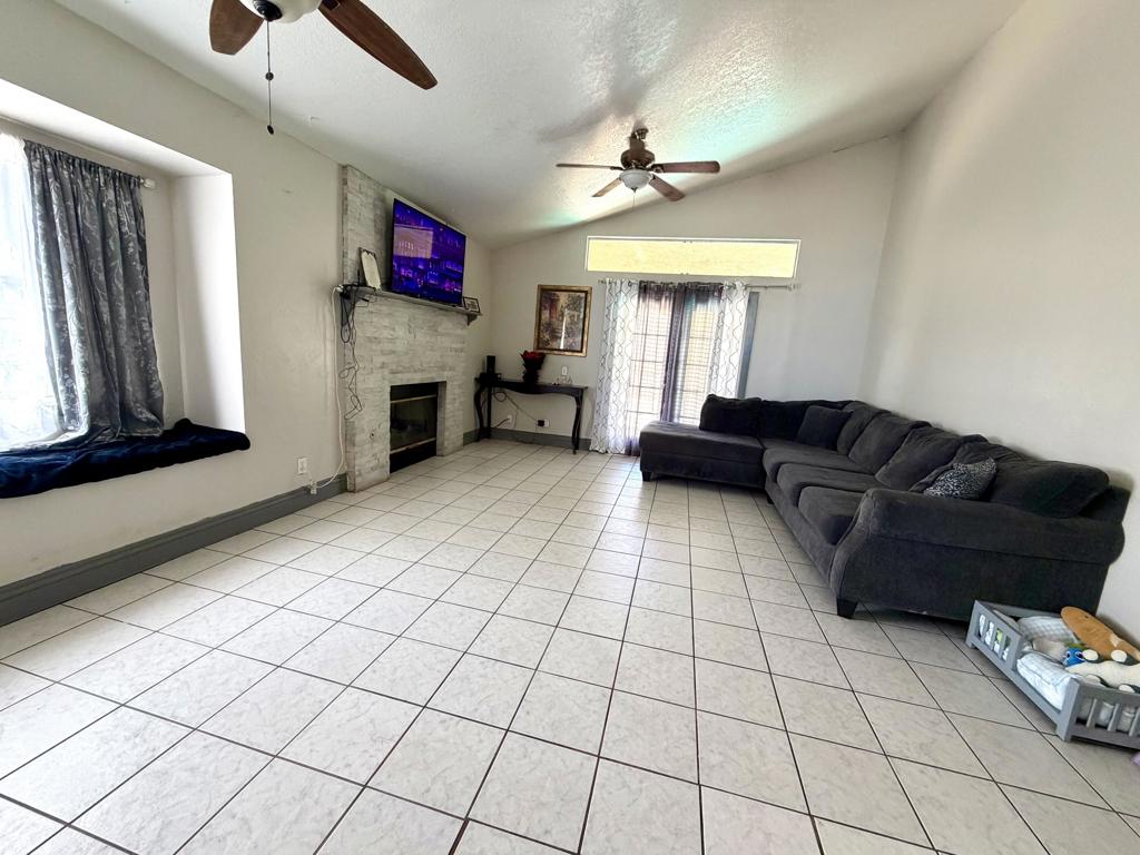 46461 Mesa Verde Trail Property Photo 5