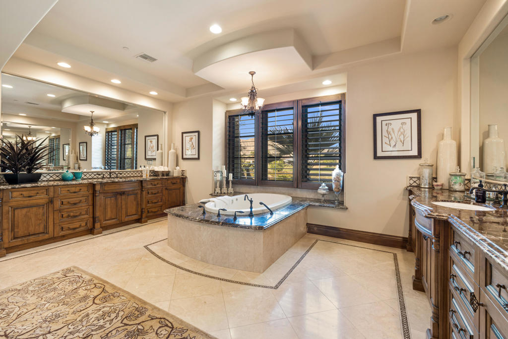 53031 Via Savona Property Photo 24