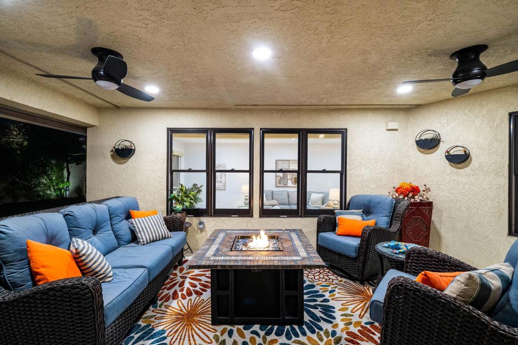 45385 Taos Property Photo 45