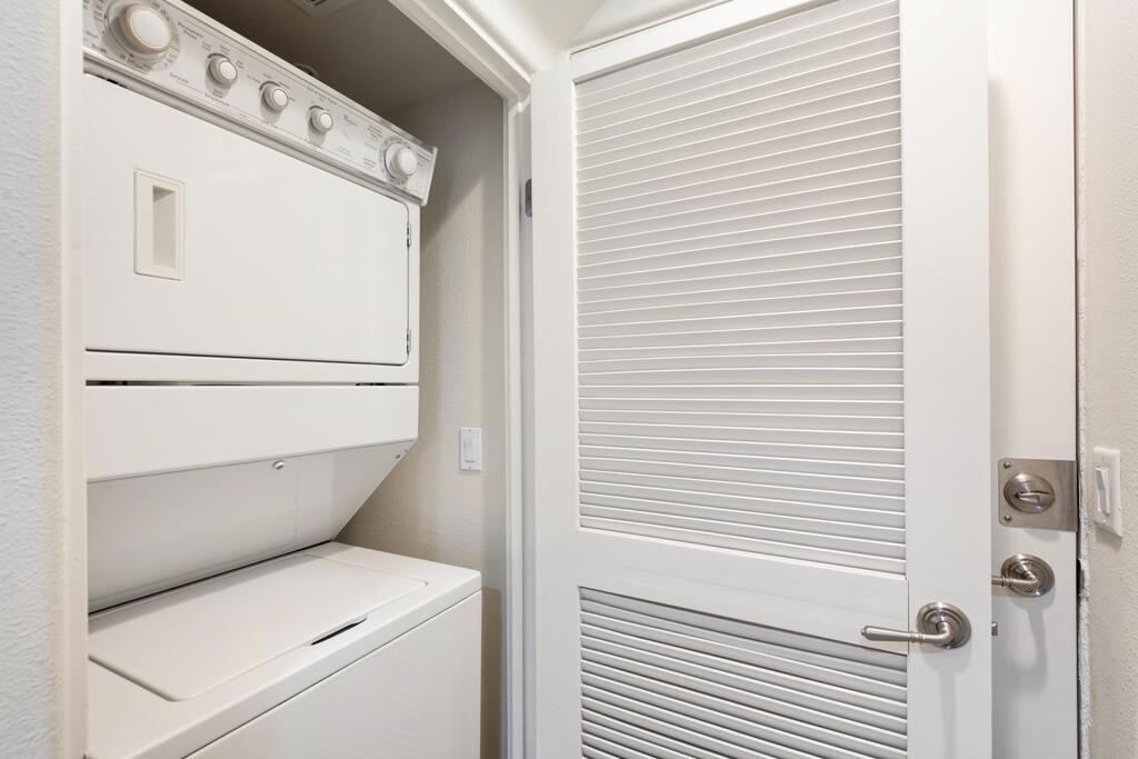 1018 Villorrio Drive N Property Photo 21