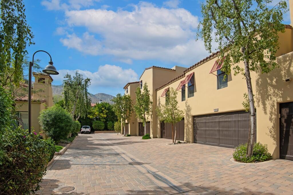 1018 Villorrio Drive N Property Photo 24