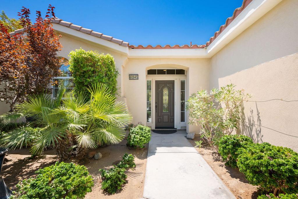 60945 Living Stone Drive Property Photo 3