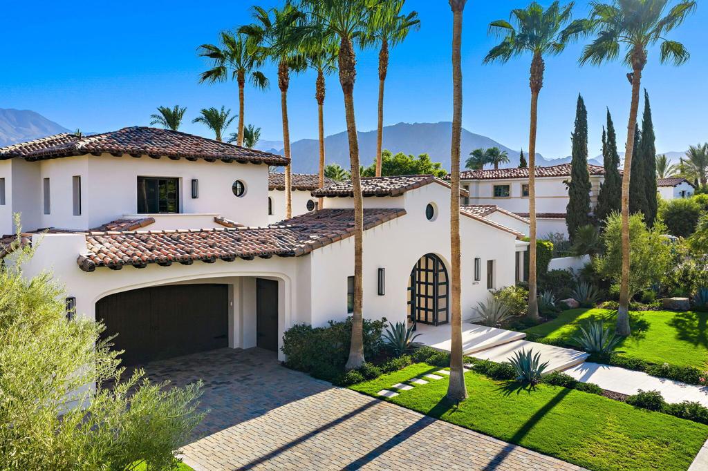 80775 Via Portofino Property Photo 4