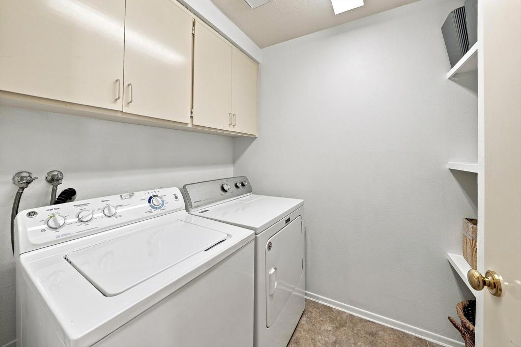 752 Vista Lago Drive N Property Photo 18